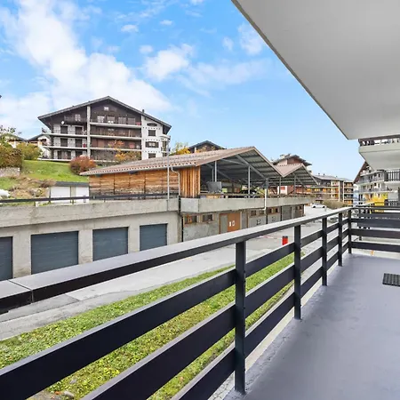 Les Platanes F1 - 6 Pers - Centre *