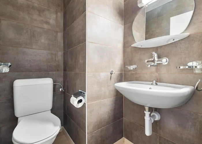 Les Platanes F1 - 6 Pers - Centre Apartment
